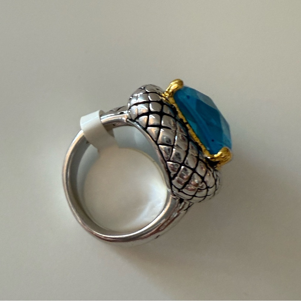 Stunning  Silver Ring with Blue Gemstone - Picture 3 of 4